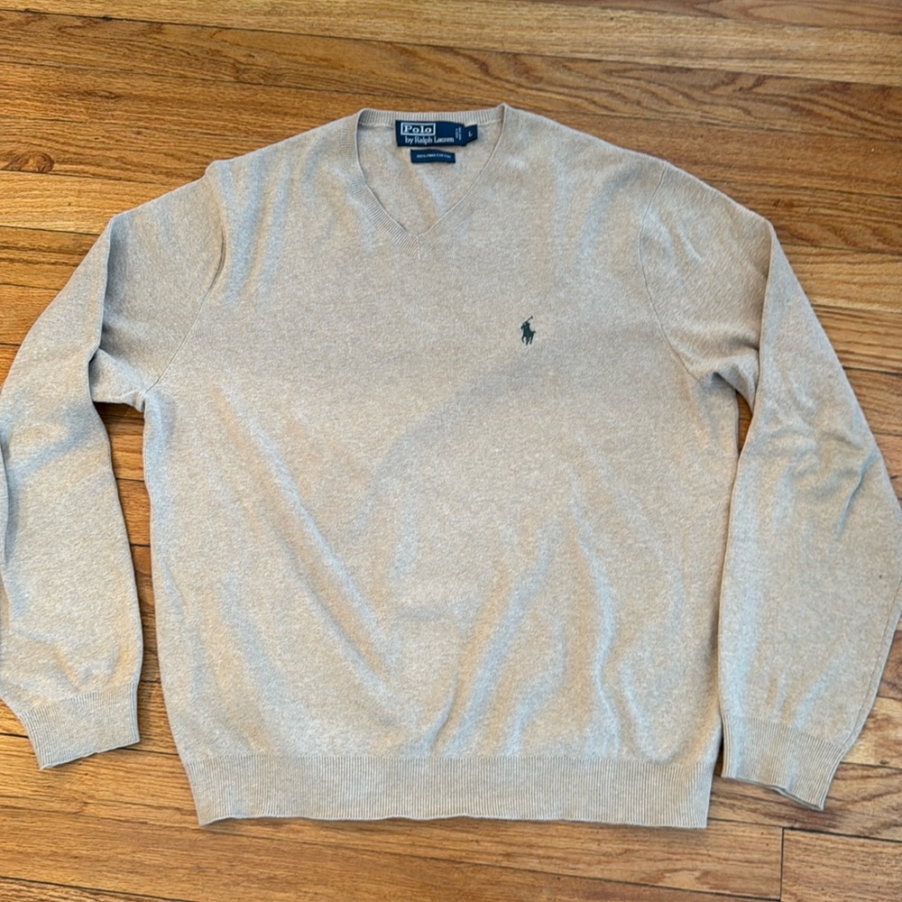 Men’s V-neck polo sweater, excellent condition, size Large